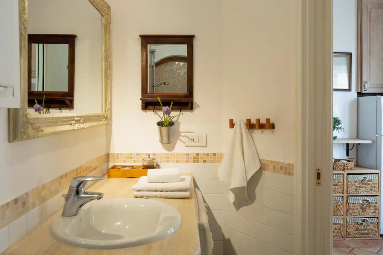 Canal View Historical Apartment Милан Экстерьер фото