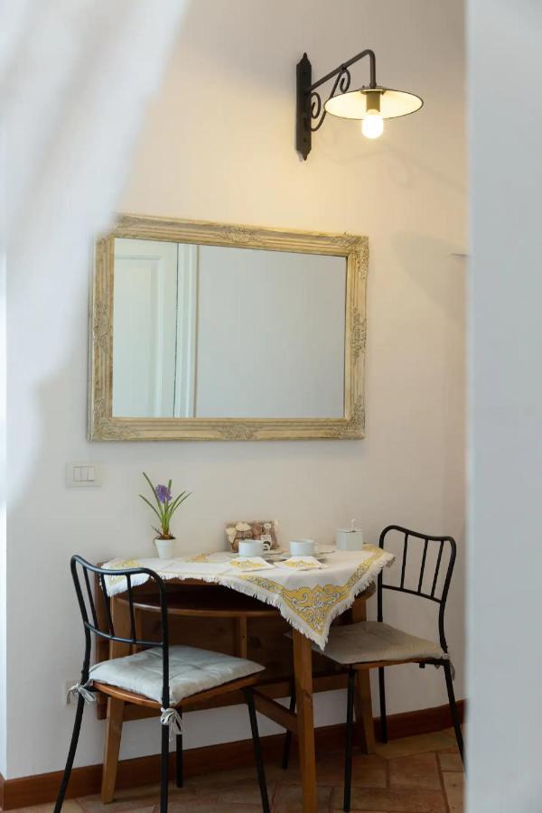 Canal View Historical Apartment Милан Экстерьер фото